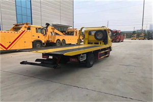 喜德非事故拖车